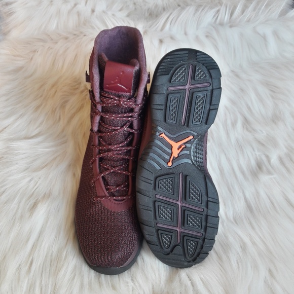 NEW Nike Jordan Future Boots - Picture 2 of 7